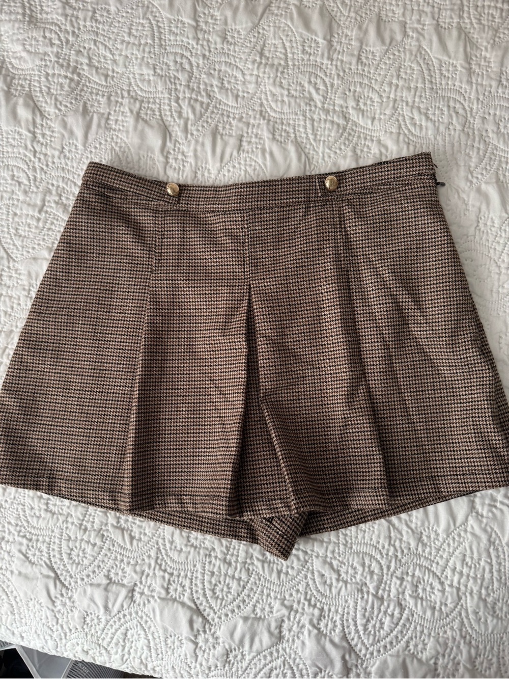 H&M Brown Houndstooth Pleated Skort with Gold Buttons